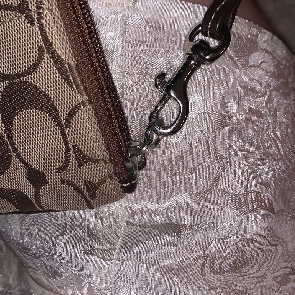 Coach monogram logo wristlet - Picture 5 of 10